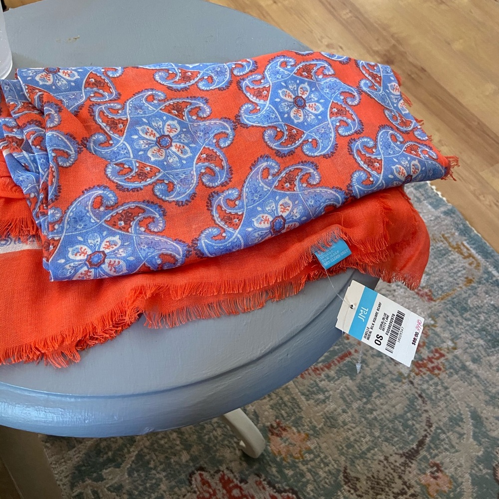 Beautiful J. McLaughlin scarf